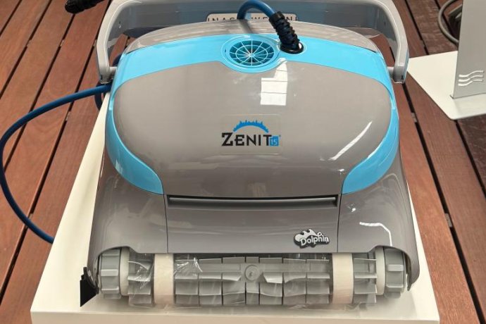 Robot Maytronics Dolphin Zenit 15